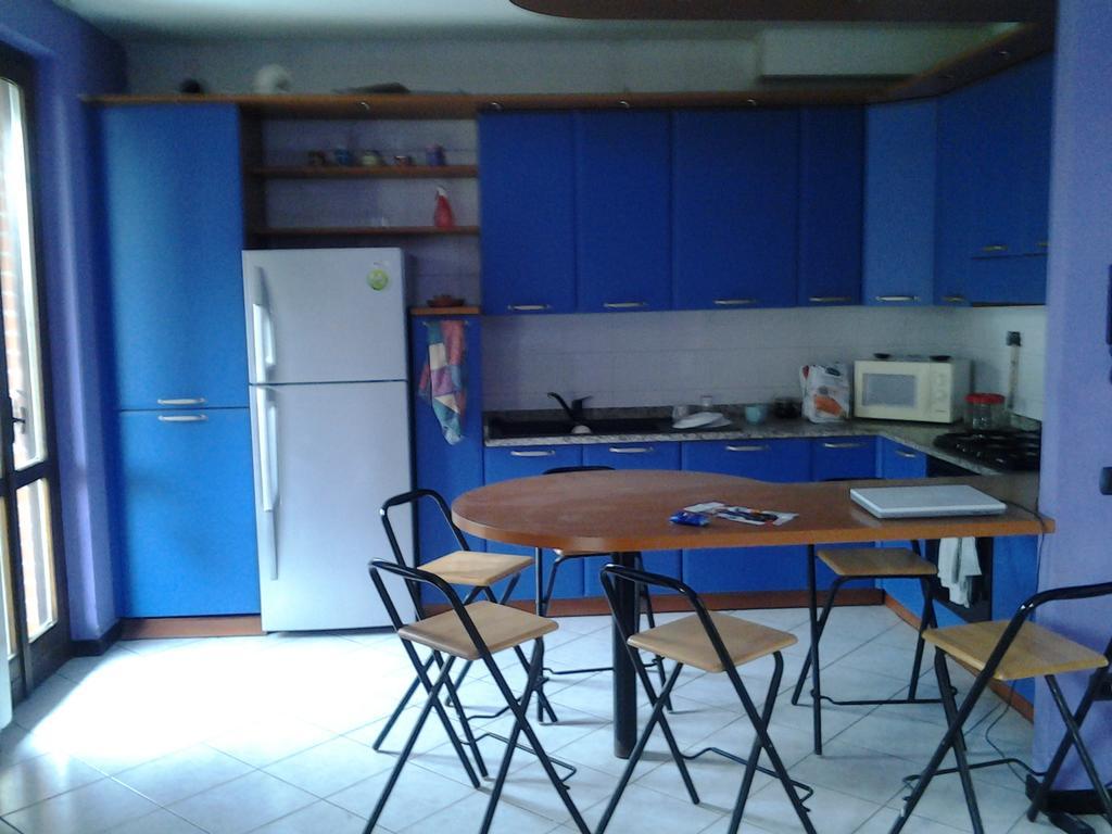 Villetta Rossini Appartamento Da Condividere Con Me Luciano Servizio Ospiti Taxi Driver Navetta No Wifi 2 Camera Da Letto Per 5 Persone Valbrembo Bagian luar foto