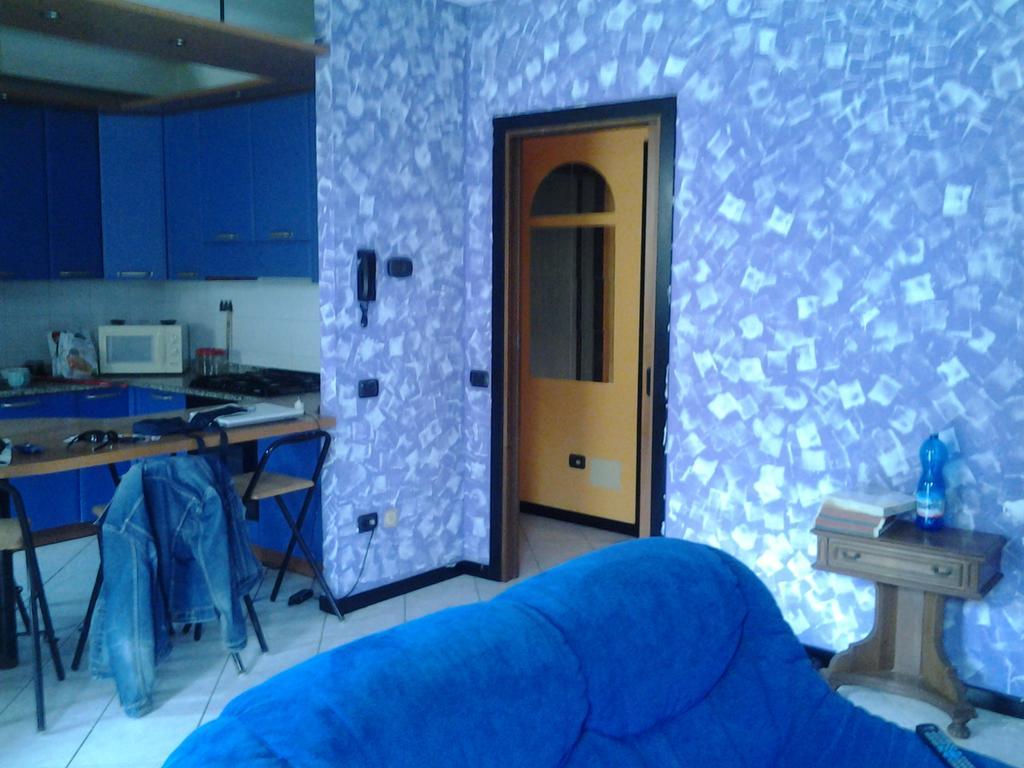 Villetta Rossini Appartamento Da Condividere Con Me Luciano Servizio Ospiti Taxi Driver Navetta No Wifi 2 Camera Da Letto Per 5 Persone Valbrembo Bagian luar foto